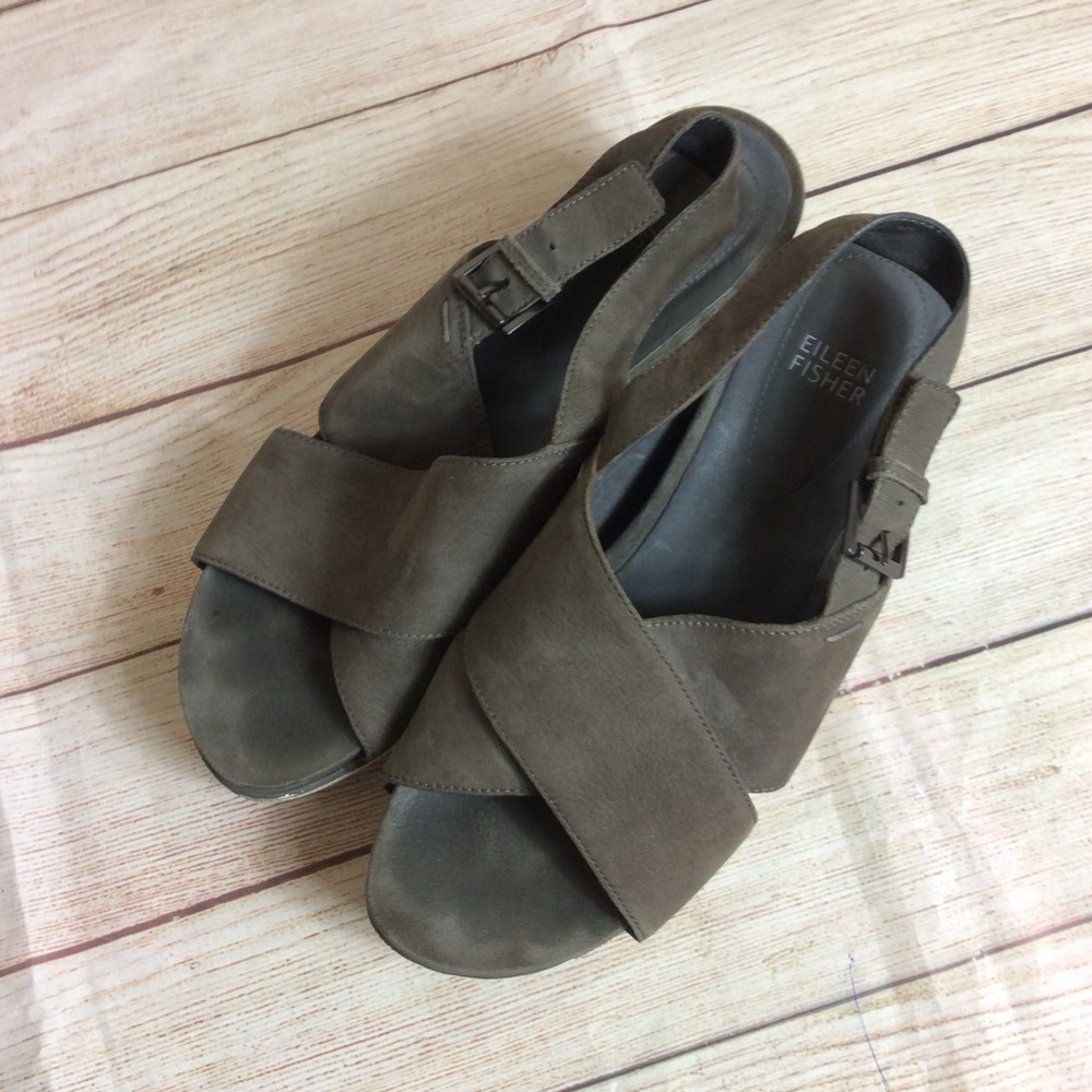 Eileen Fisher Good Criss Cross unbuckle leather sandal. Green. Size 9 - Picture 2 of 9